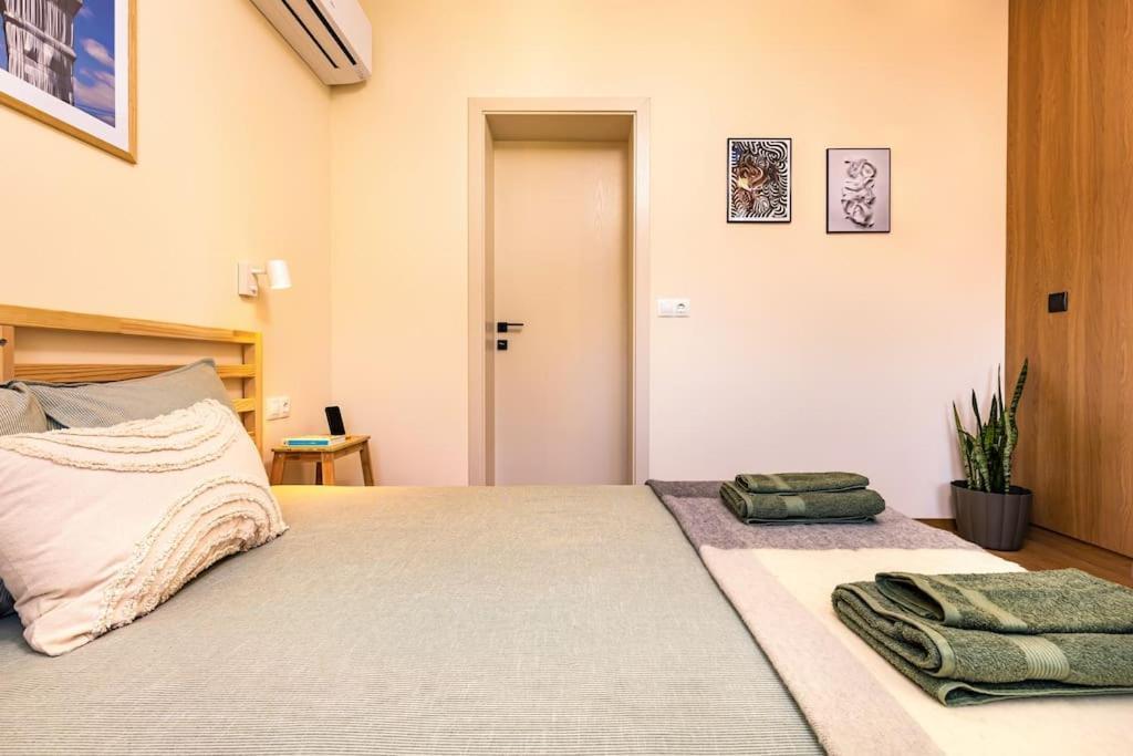 Hills View Central Apartment Plovdiv Ngoại thất bức ảnh